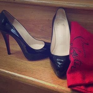 AUTHENTIC CHRISTIAN LOUBOUTIN ROLANDO 37